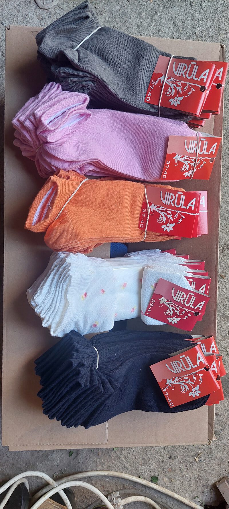 Išparduodamos kojinės, vyriškos, moteriškos, sportinės