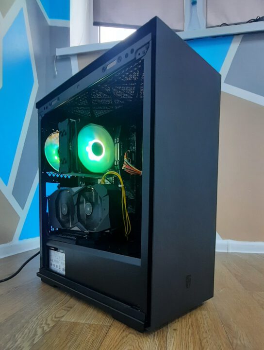 Stacionarus žaidimų RTX kompiuteris