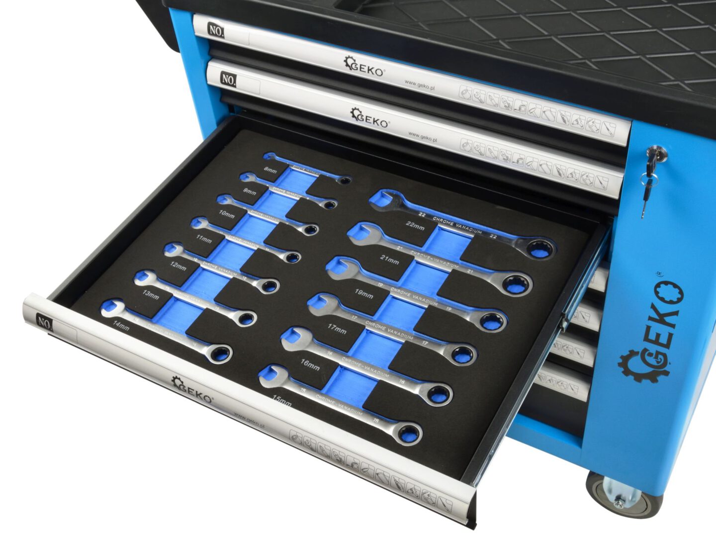 7 Stalčių vežimėlis su įrankiais