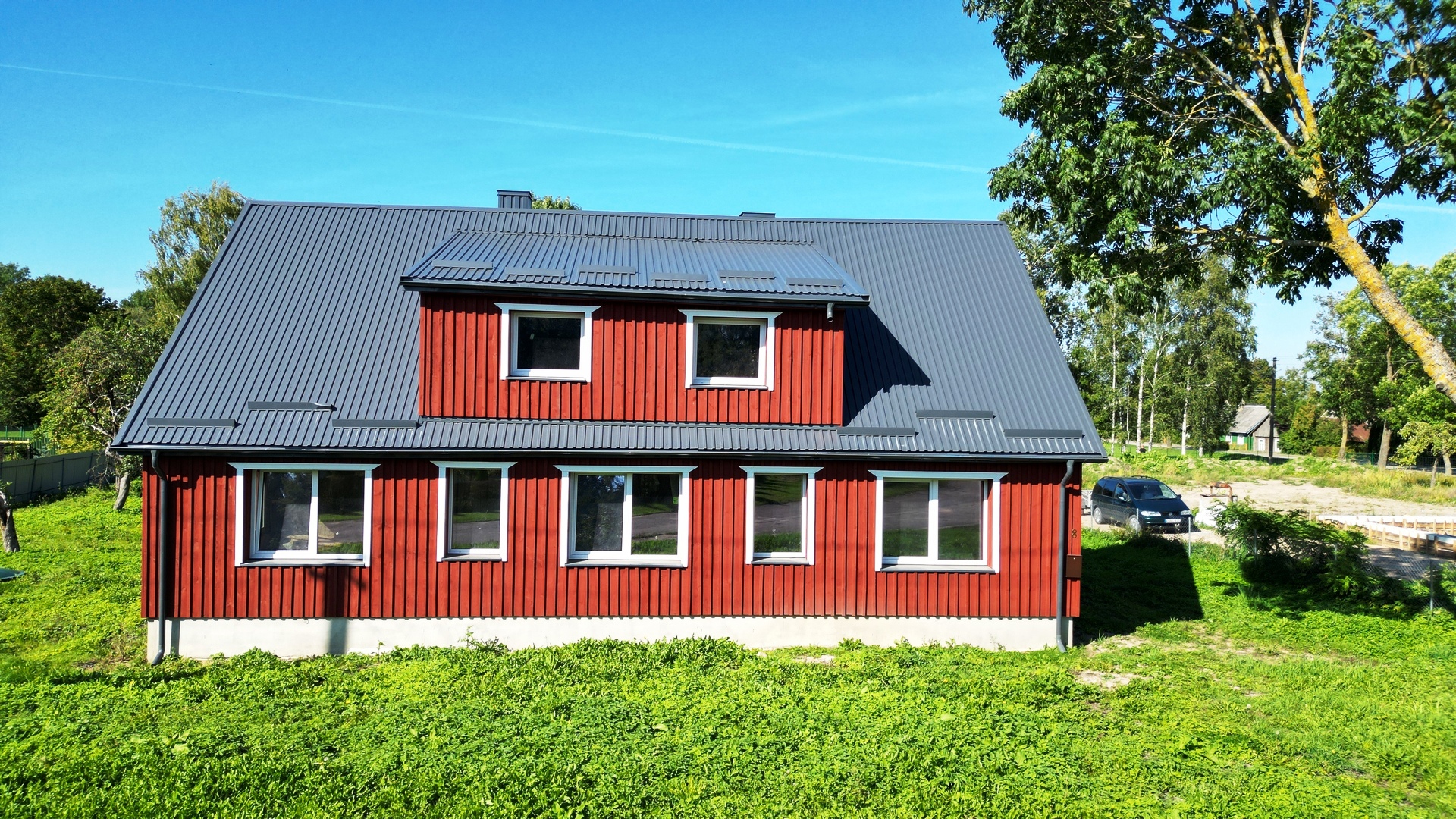 Parduodamas namas šalia tvenkinio