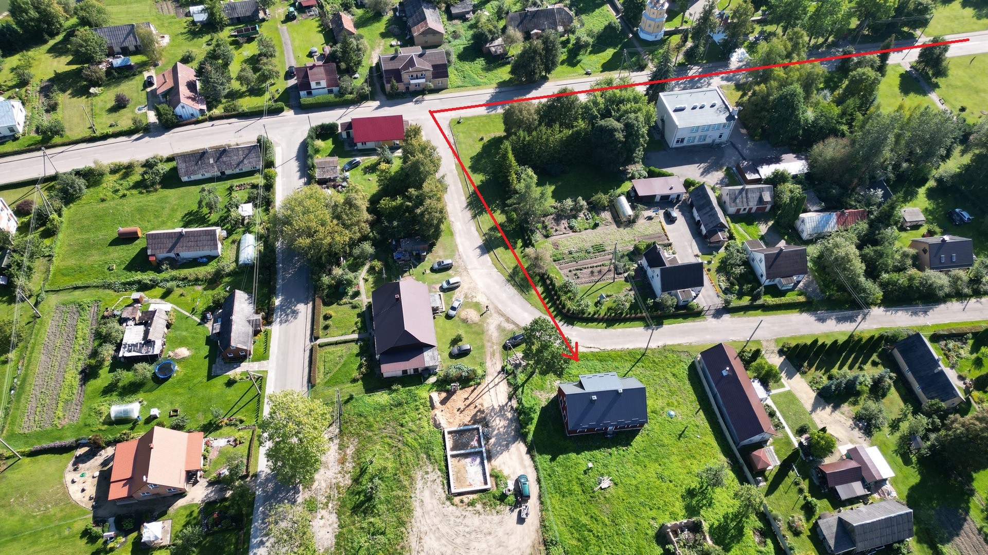 Parduodamas namas šalia tvenkinio