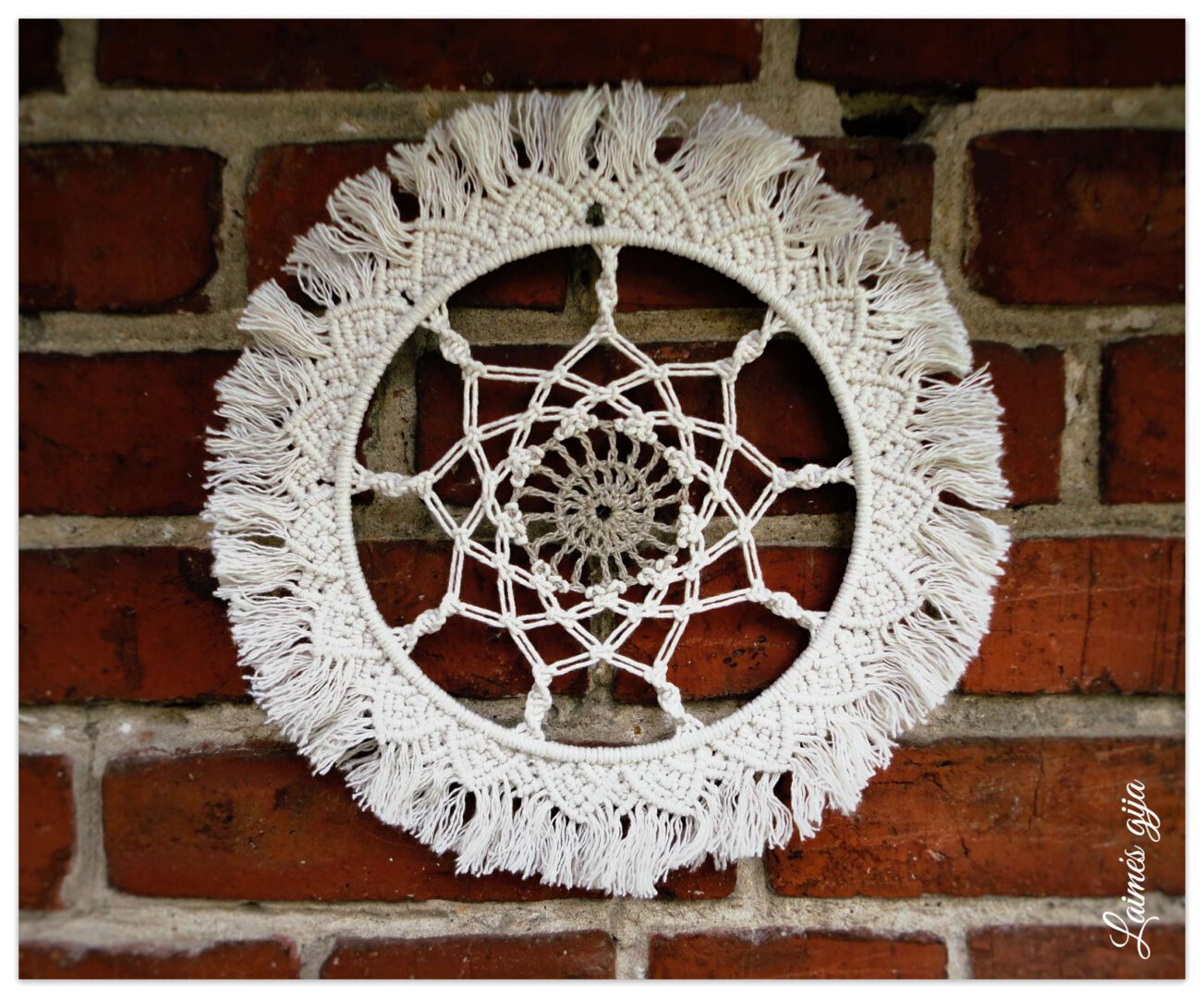 Pinta madala ant sienos, lango, spintos, laukui, vidui