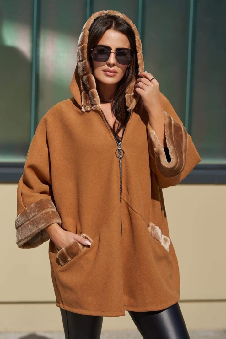 Pončas su rankovėmis