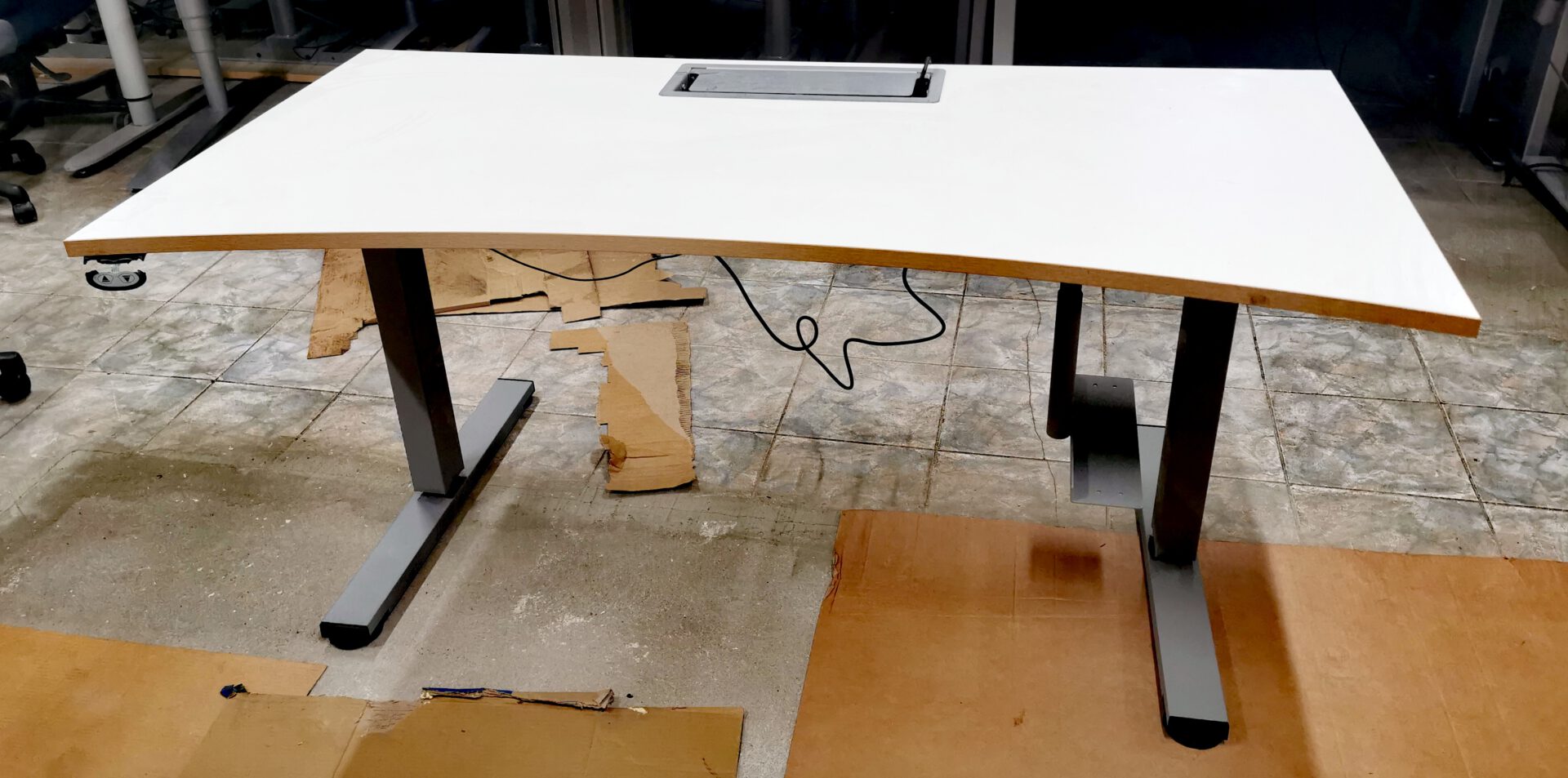 ELEKTRINIAI ERGONOMINIAI ŠVEDIŠKI STALAI