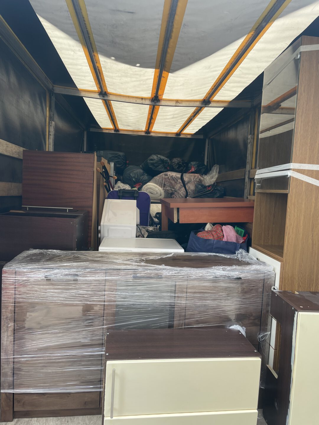 Krovinių pervežimo ir perkraustymo paslaugos