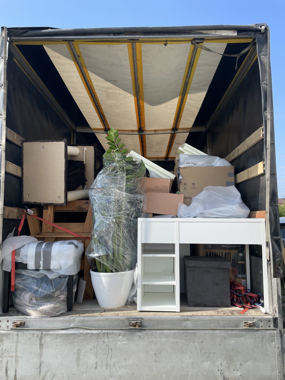 Krovinių pervežimo ir perkraustymo paslaugos