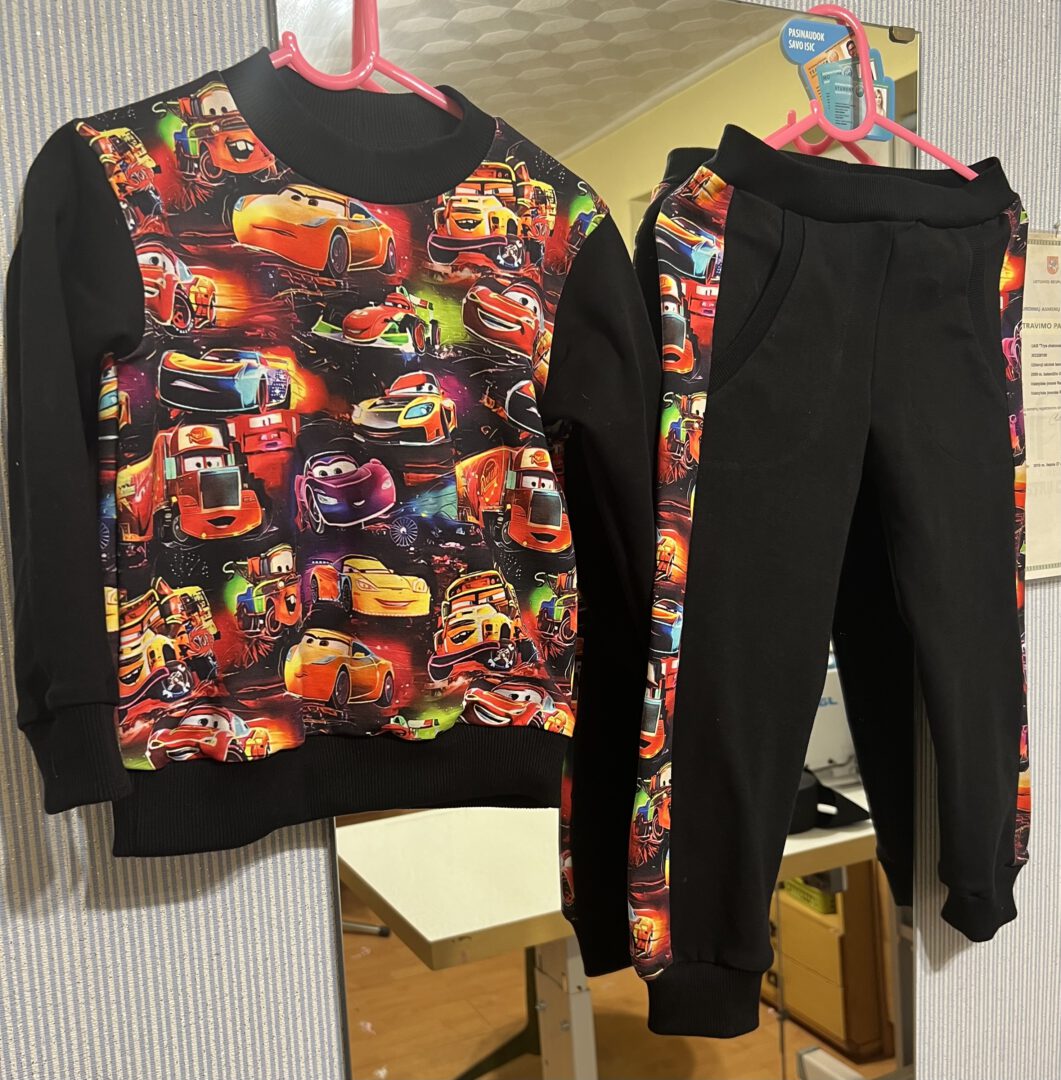 Siuvame vaikiškus rūbus individualiai