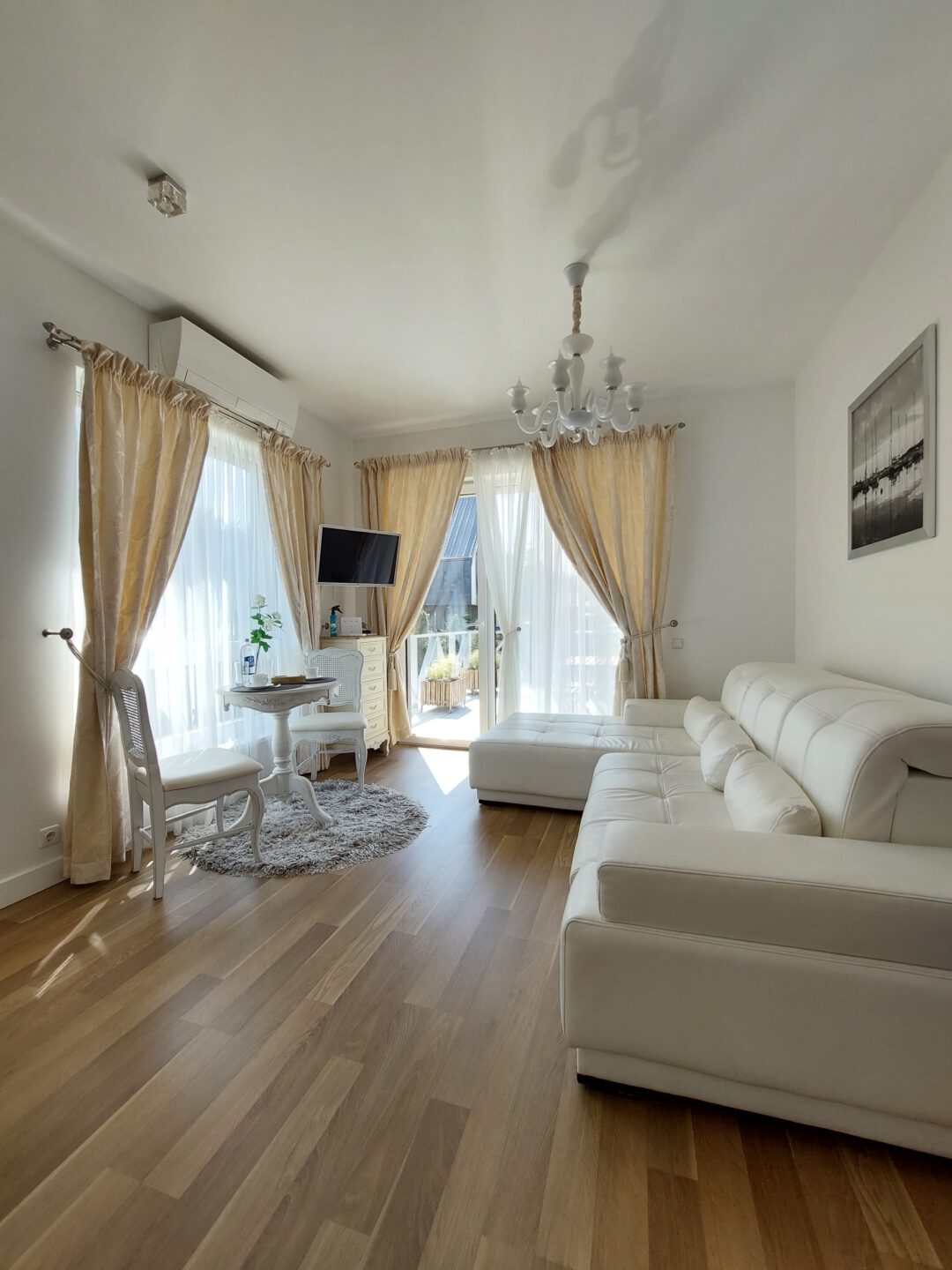 Apartamentai su terasa arti jūros Kunigiškiuose ir Šventojoje