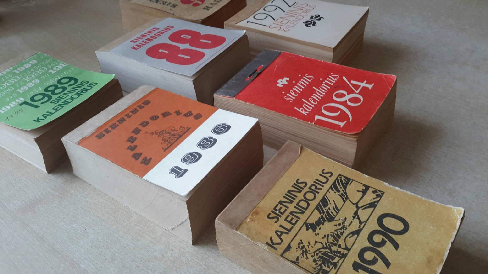 Kalendoriaus lapeliai įvairioms progoms 1935-2025