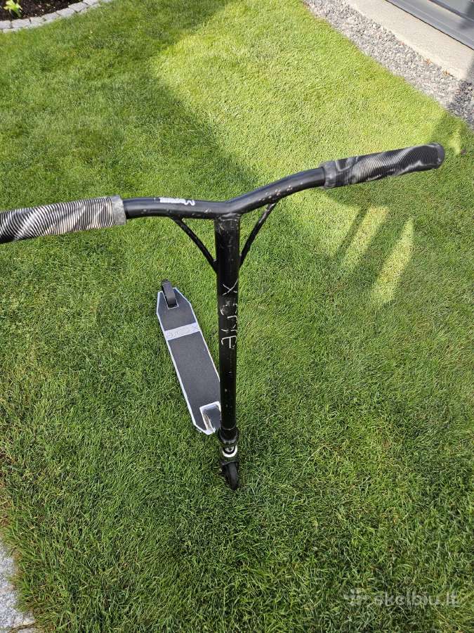 Triukinis paspirtukas Movino X-core Neo Silver