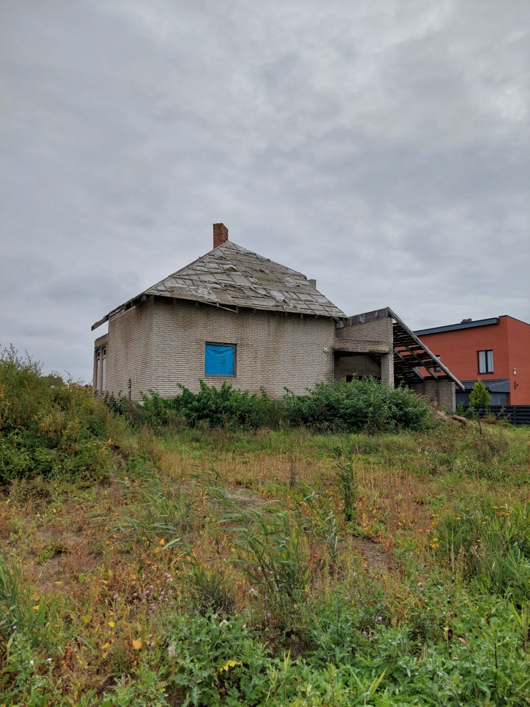 Tauralaukyje parduodamas nebaigtas statyti namas