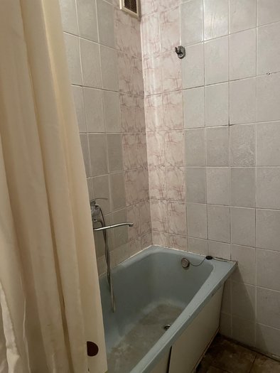 Parduodamas 2kamb.butas su holu