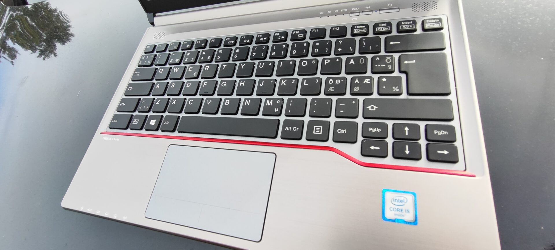 Fujitsu Lifebook e736