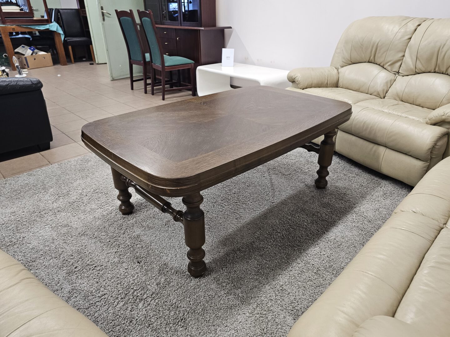 Medinis kavos staliukas