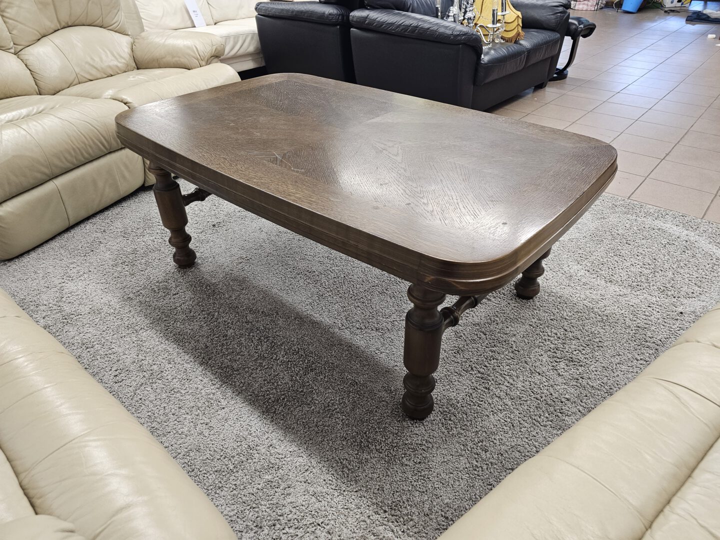 Medinis kavos staliukas