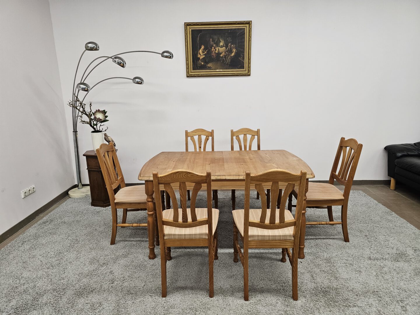 Valgomojo stalas su 6 kėdėmis