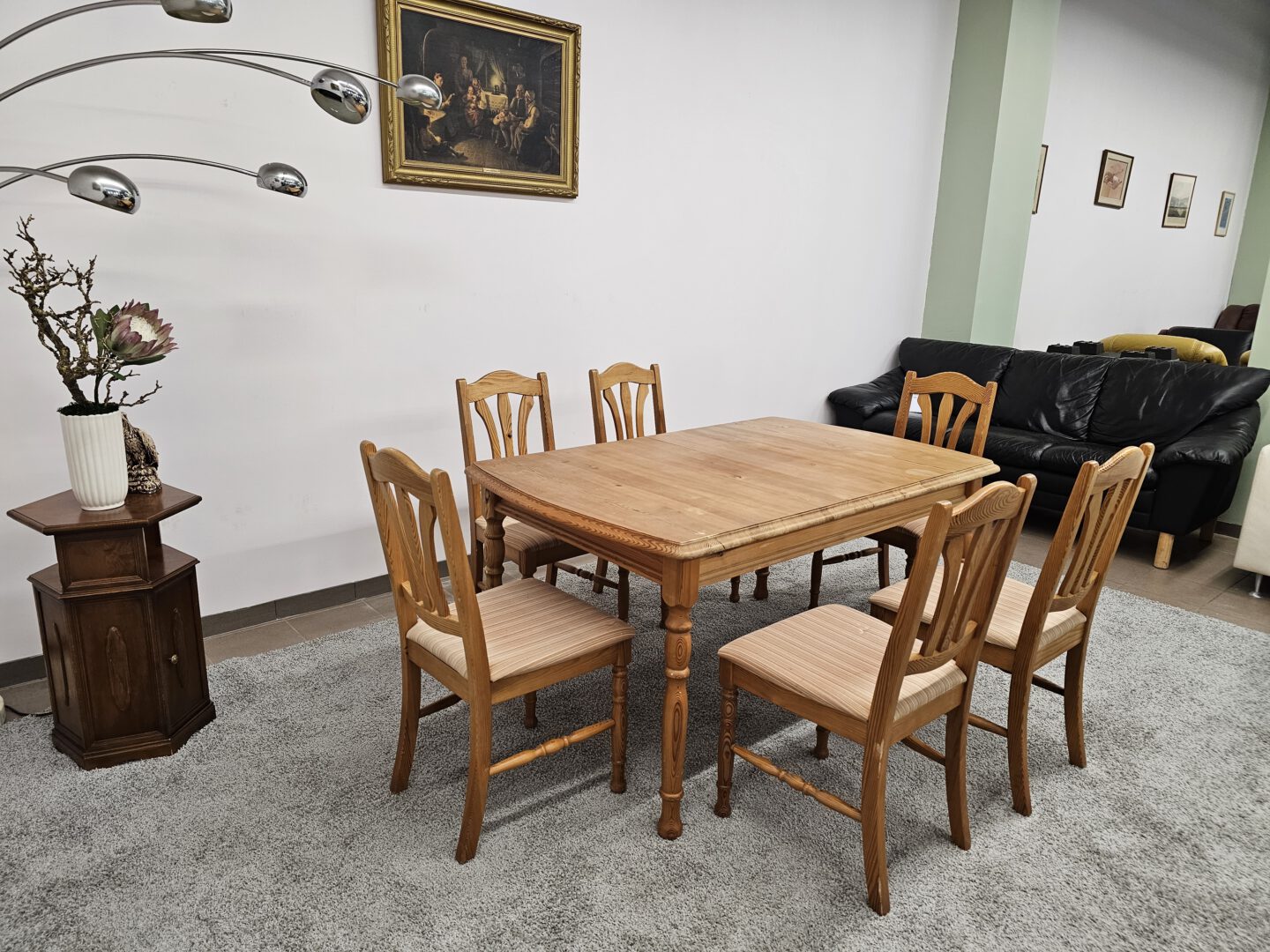 Valgomojo stalas su 6 kėdėmis