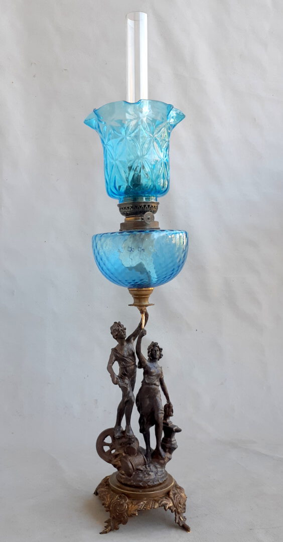 Prabangi antikvar. Žibalinė lempa,veikianti