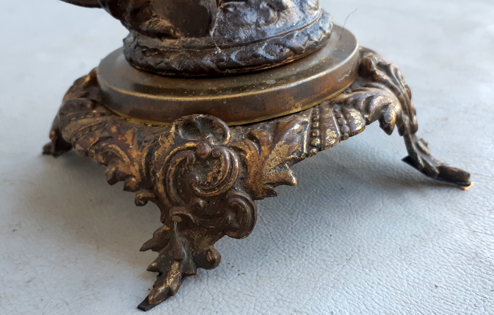 Prabangi antikvar. Žibalinė lempa,veikianti