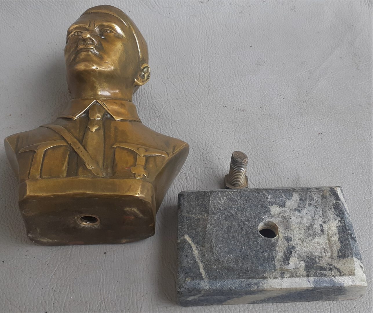 Senas A.hitlerio Bronzinis Sunkus Biustas+dar.