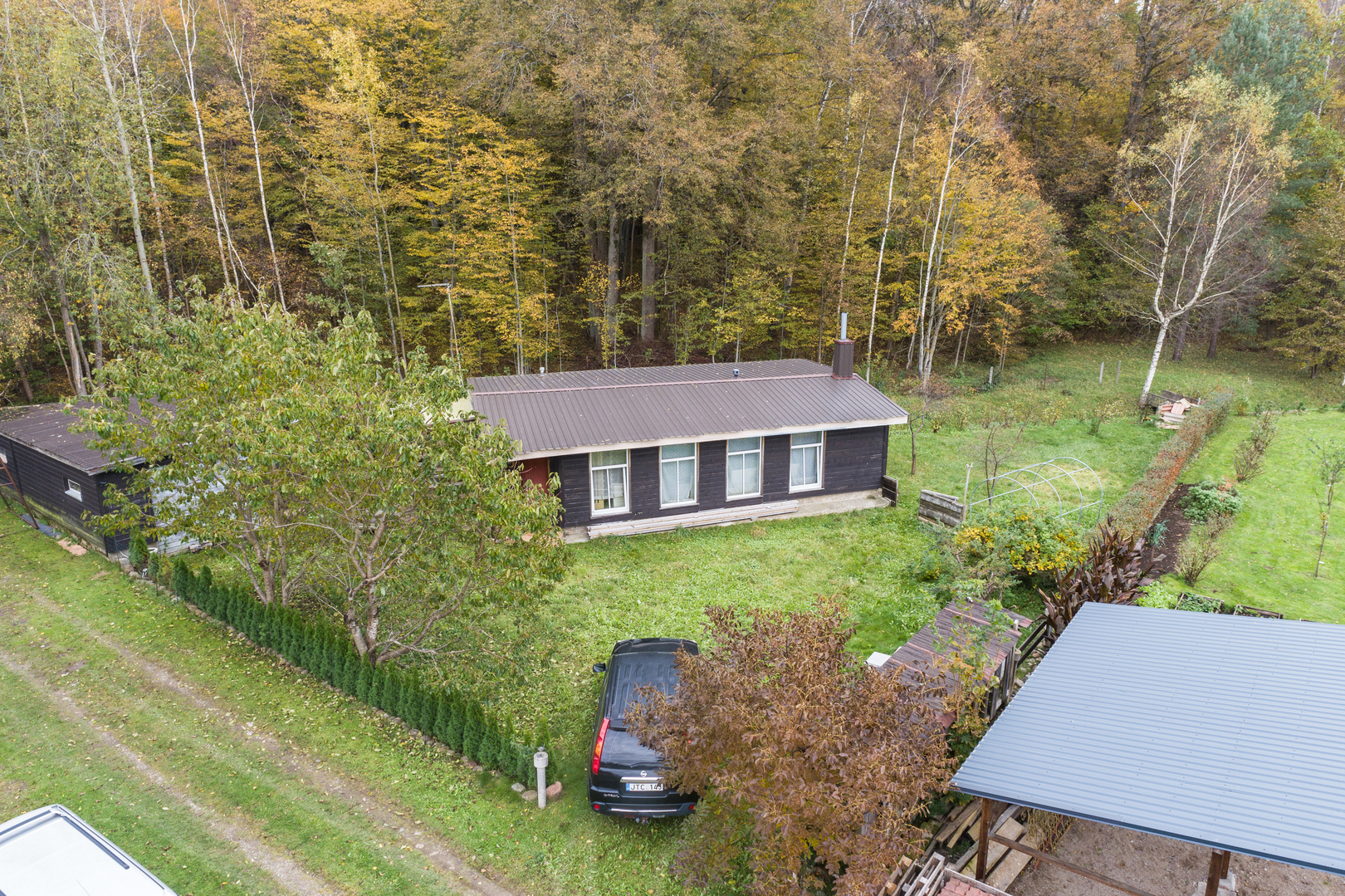 Parduodamas sodo namas prie miško