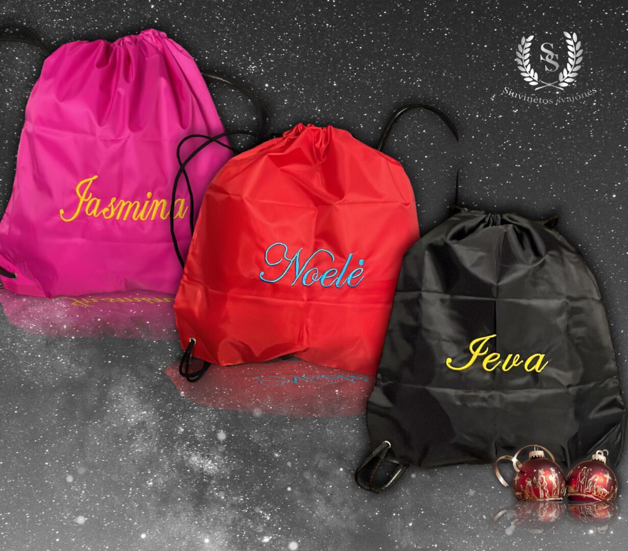 Siuvinėtos dovanos: rankšluosčiai, pagalvėlės, prijuostės, krepšiai ir kt.