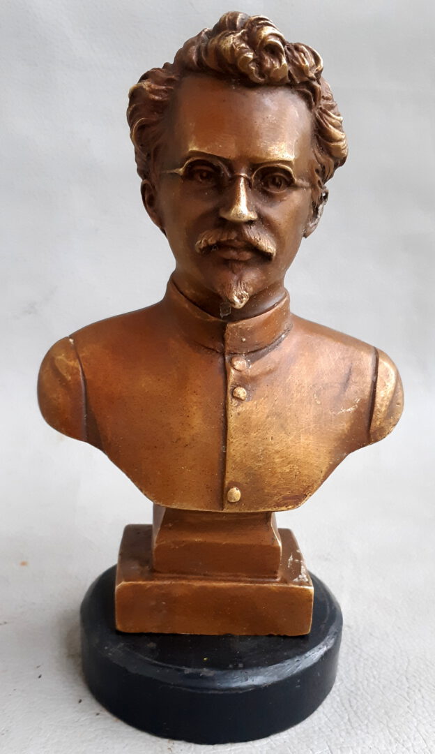 Bronziniai biustai statūlos skulptūros