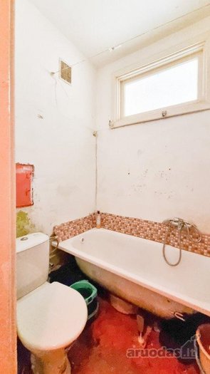 Parduodamas butas Šiaulių centre