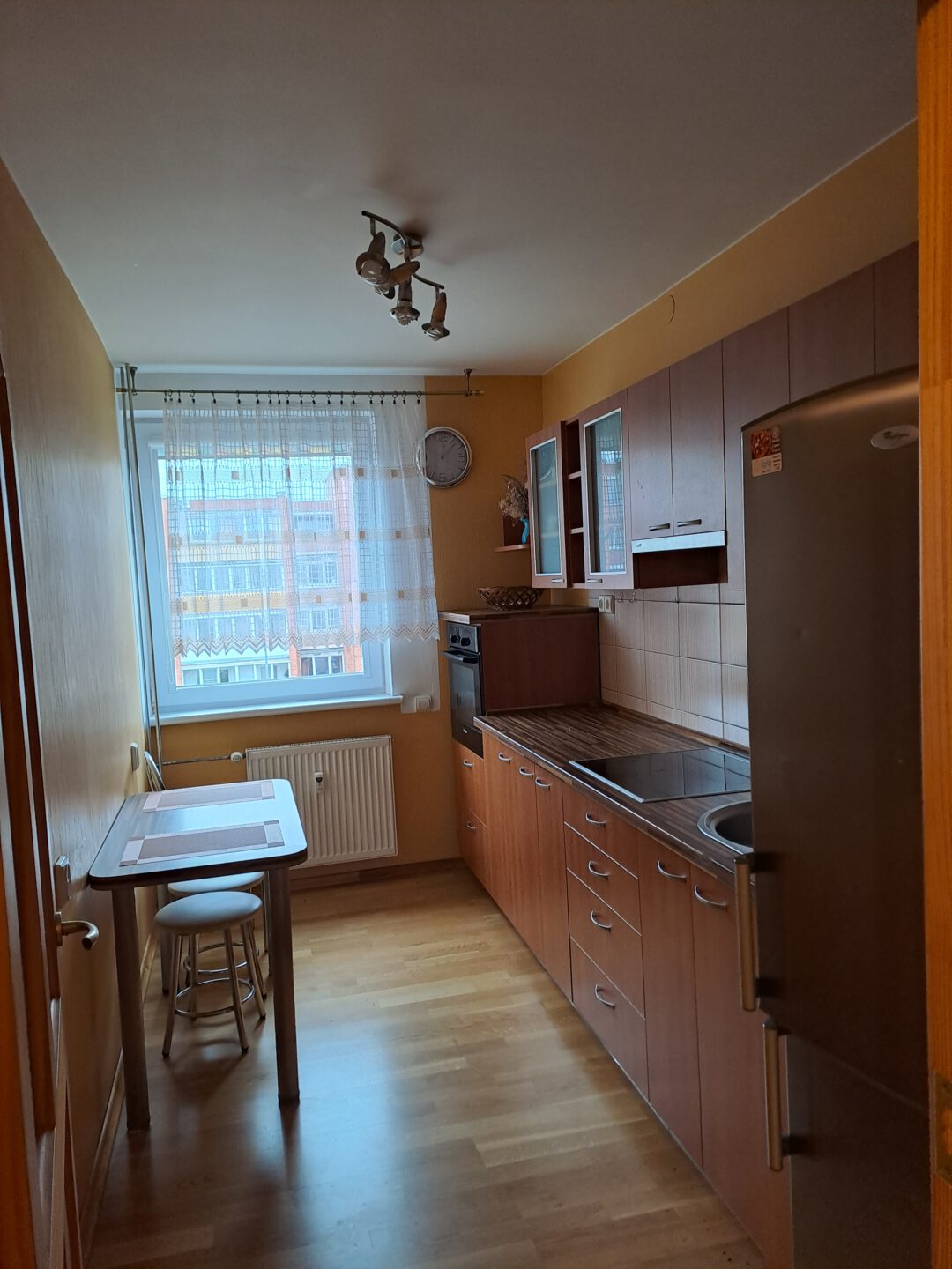 Dviejų kambarių buto nuoma, IV aukšte