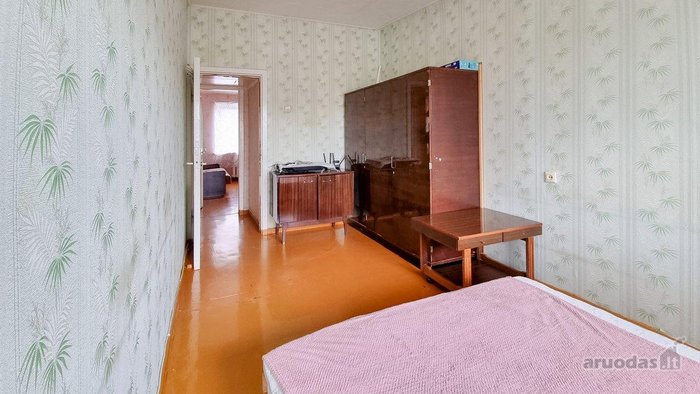 Parduodamas butas Šiaulių centre