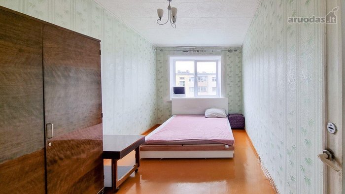 Parduodamas butas Šiaulių centre