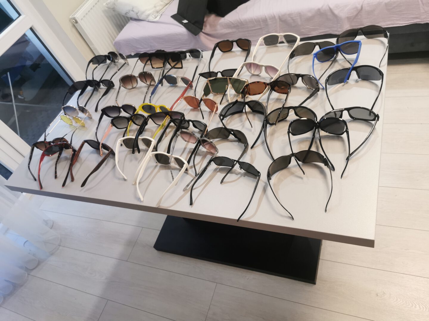 Saulės akiniai 45vnt