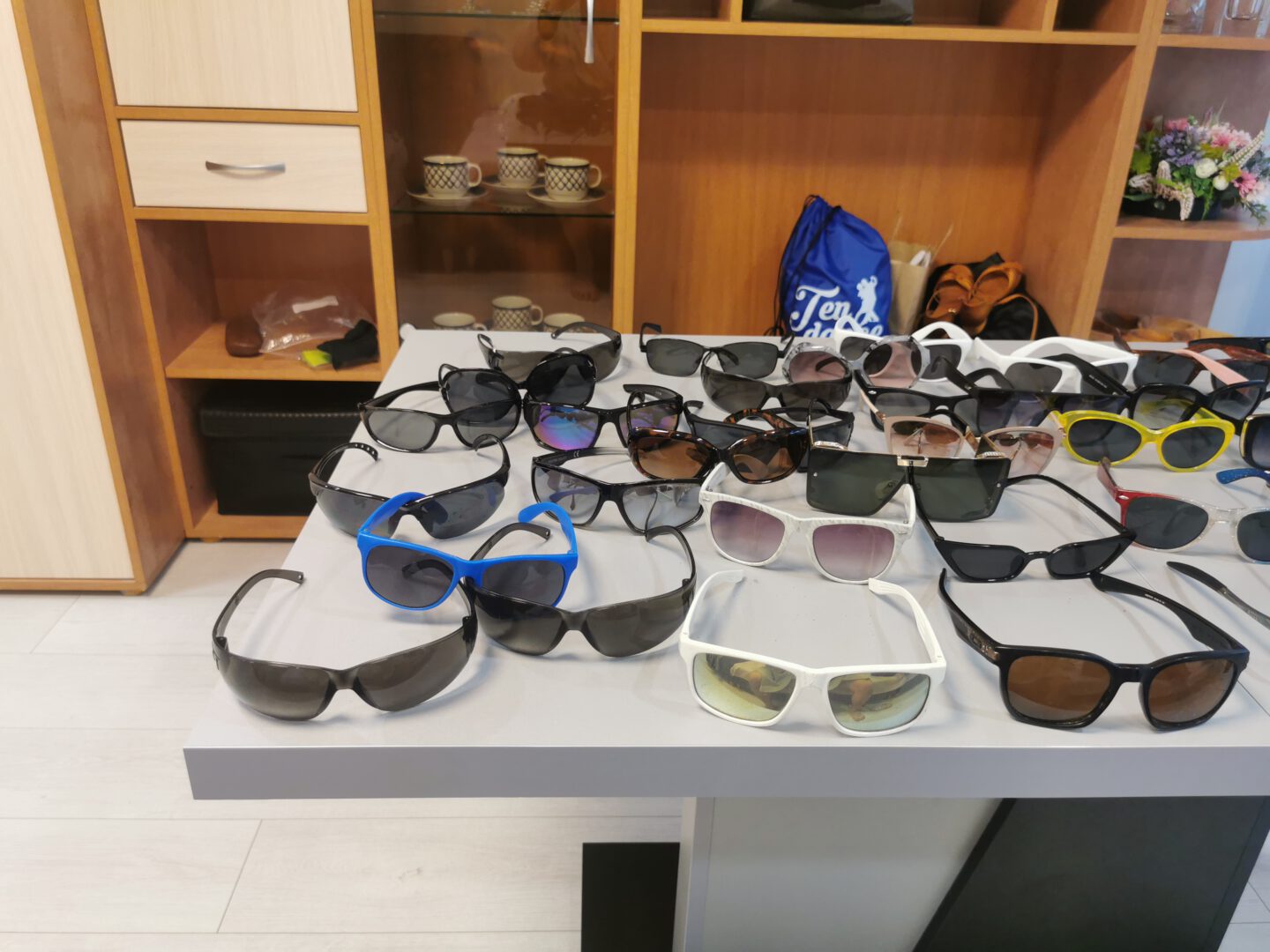 Saulės akiniai 45vnt