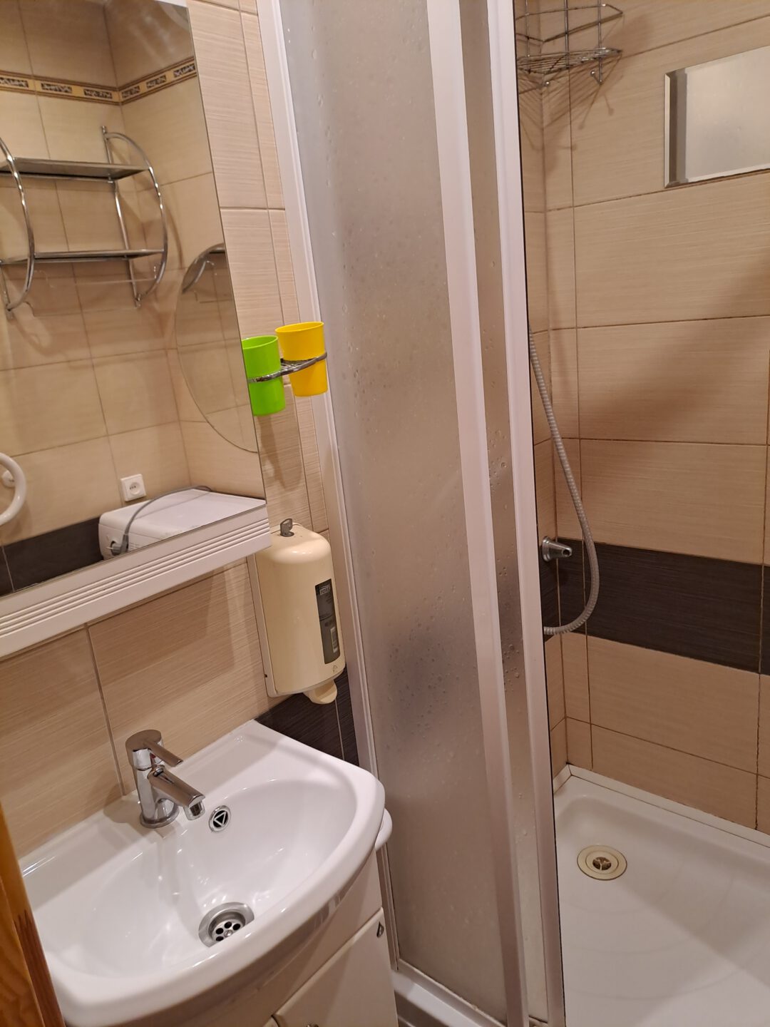 Dviejų kambarių buto nuoma, IV aukšte