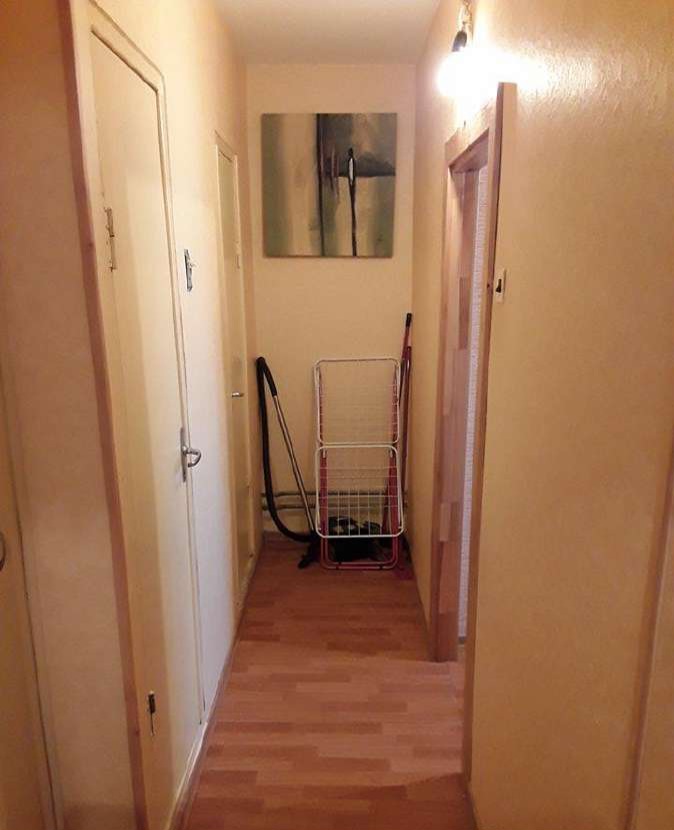 Parduodamas 1kamb.su holu butas