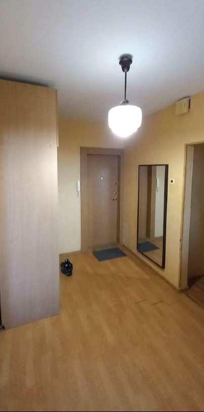 Parduodamas 1kamb.su holu butas