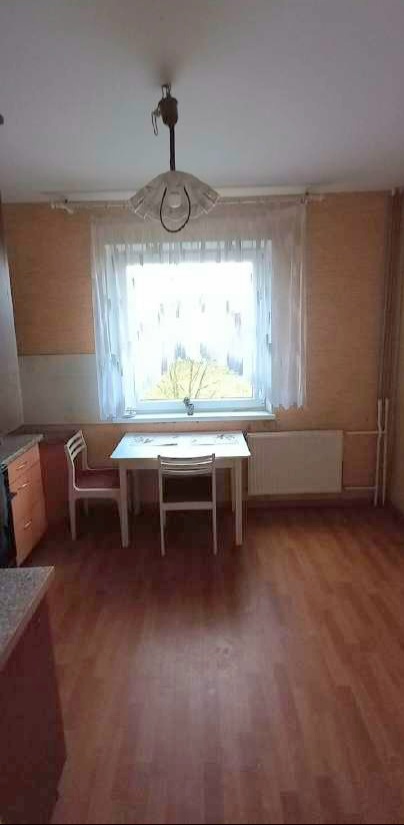 Parduodamas 1kamb.su holu butas