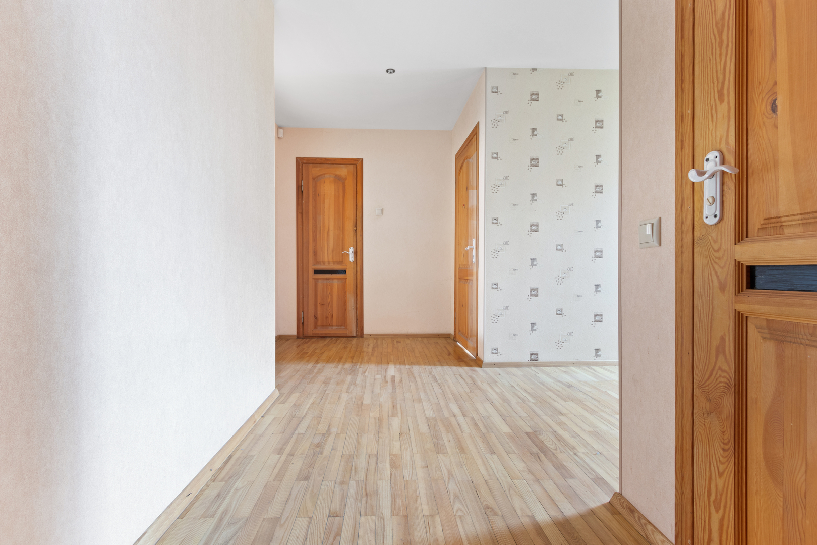 Parduodamas 2-iejų kambarių butas Nidos g., visiškai netoli Baltijos pr.