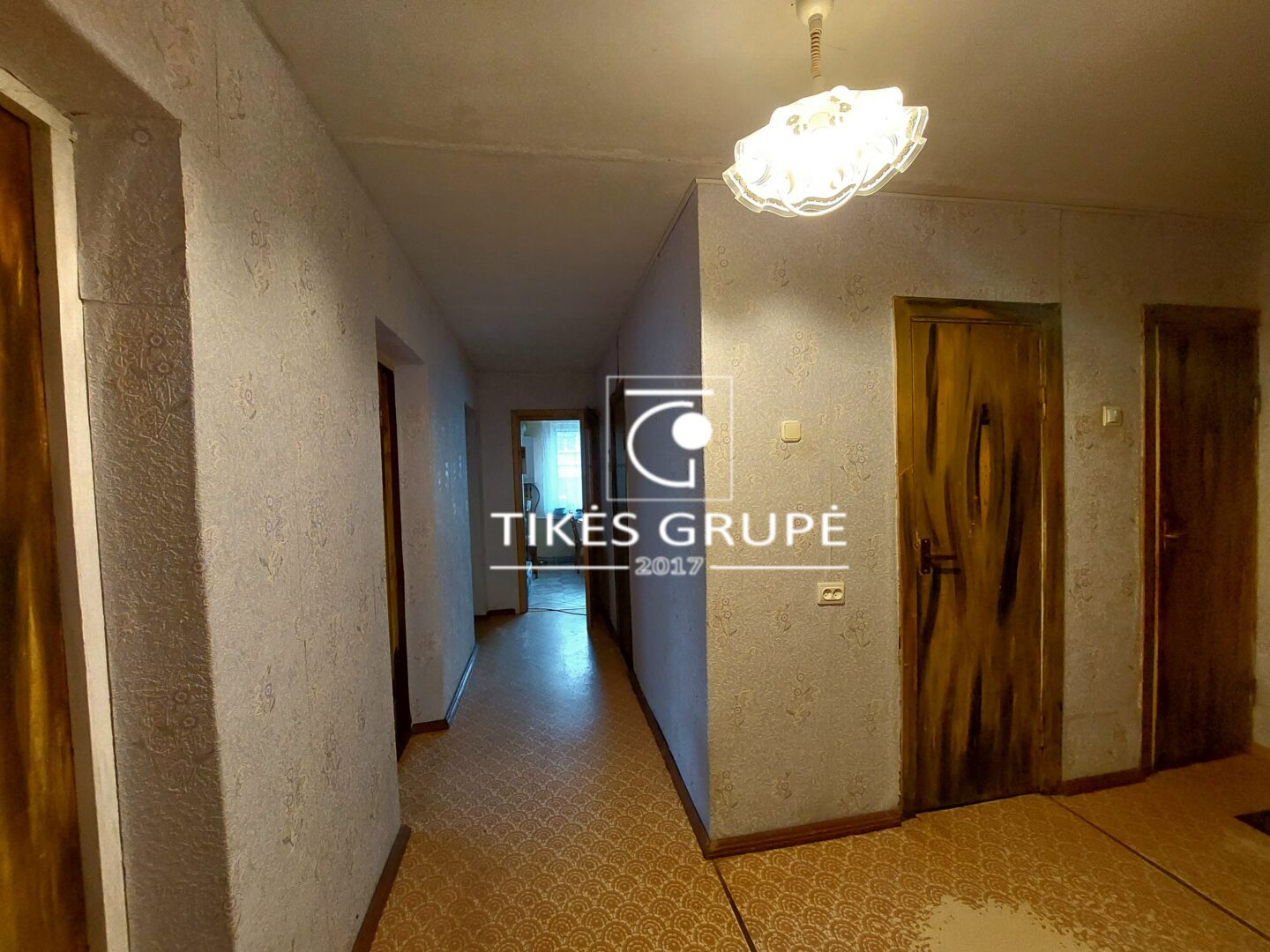 Renovuotame name parduodamas 4kamb.butas