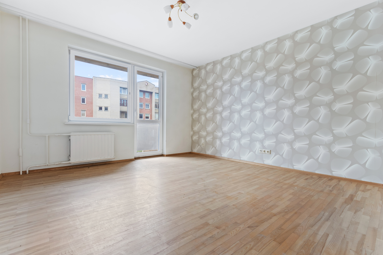 Parduodamas 2-iejų kambarių butas Nidos g., visiškai netoli Baltijos pr.