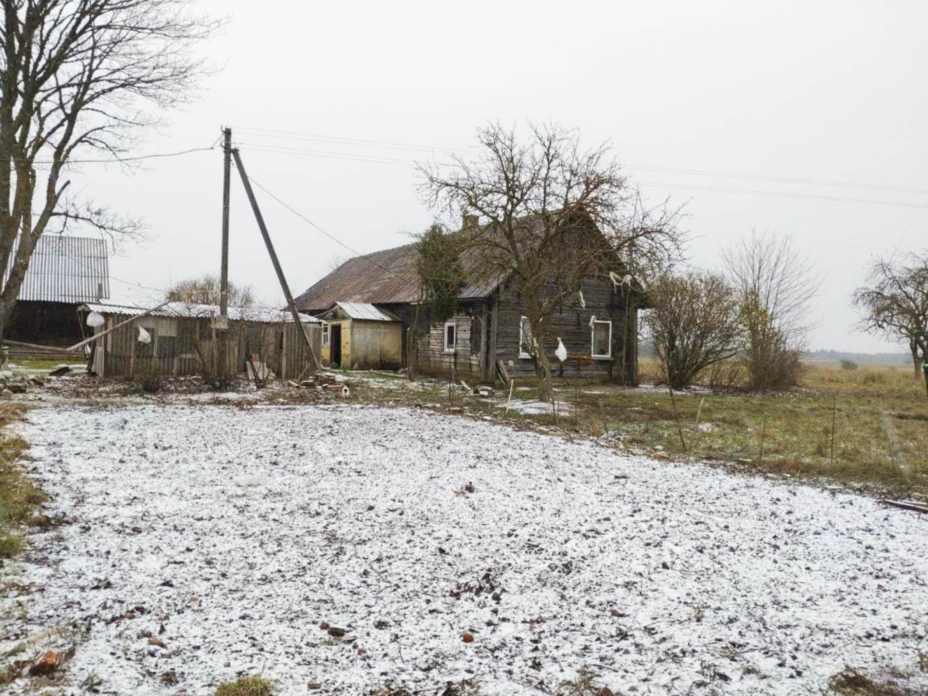 Anykščių raj. Titeikių kaime parduodama sodyba su ferma