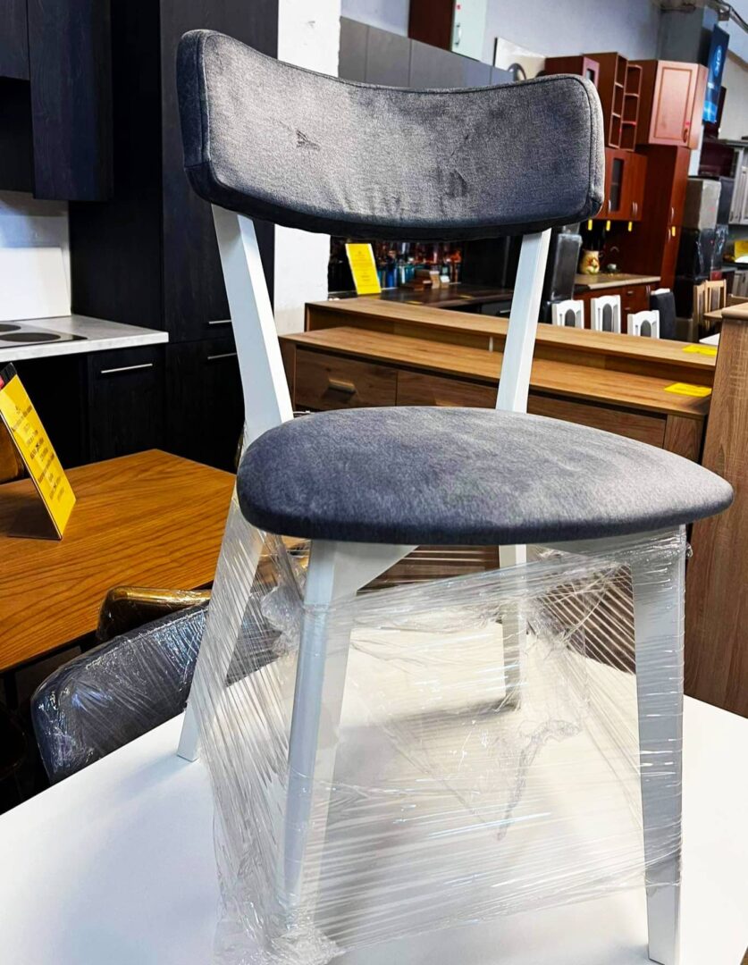 NAUJI ĮVAIRUS BALDAI