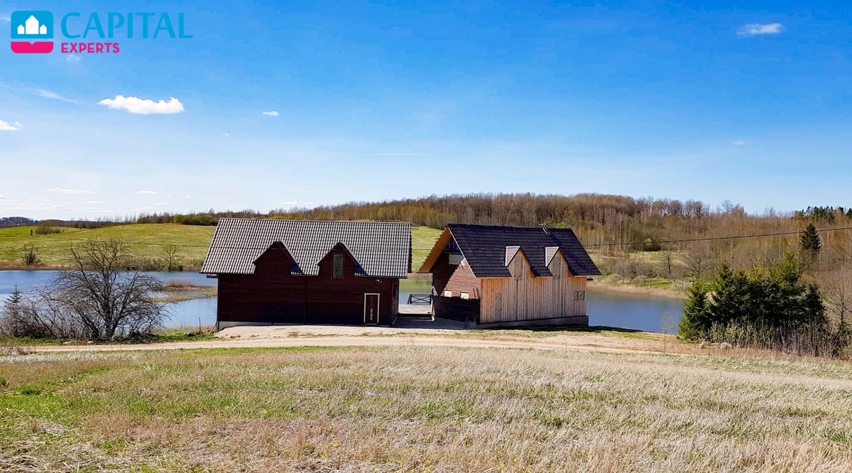 Parduodama jauki sodyba šalia tvenkinio.
