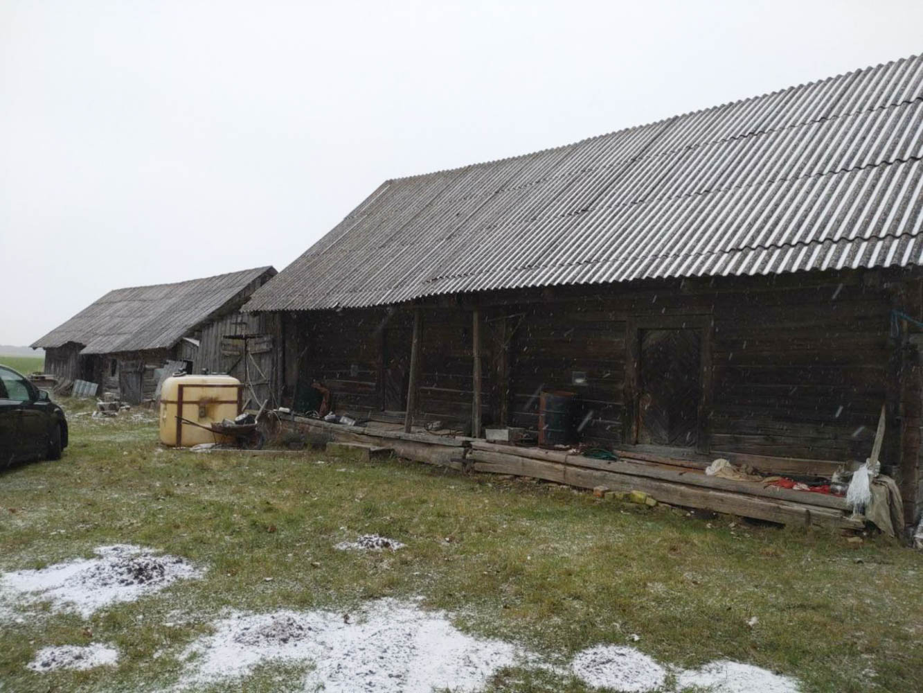 Anykščių raj. Titeikių kaime parduodama sodyba su ferma