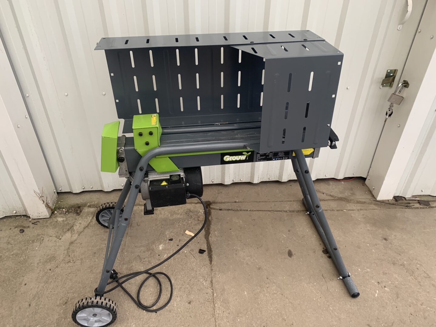 Hidraulinė malkų skaldyklė