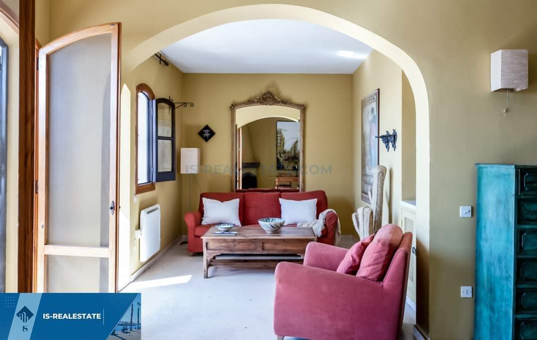 Parduodamas 4 kambarių namas su vaizdu į jūrą Ispanijoje, Malaga provincijoje, Nerja mieste.