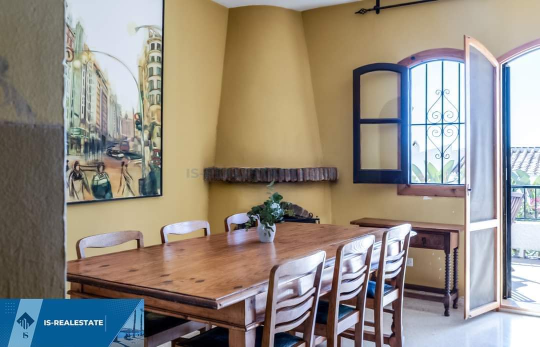 Parduodamas 4 kambarių namas su vaizdu į jūrą Ispanijoje, Malaga provincijoje, Nerja mieste.