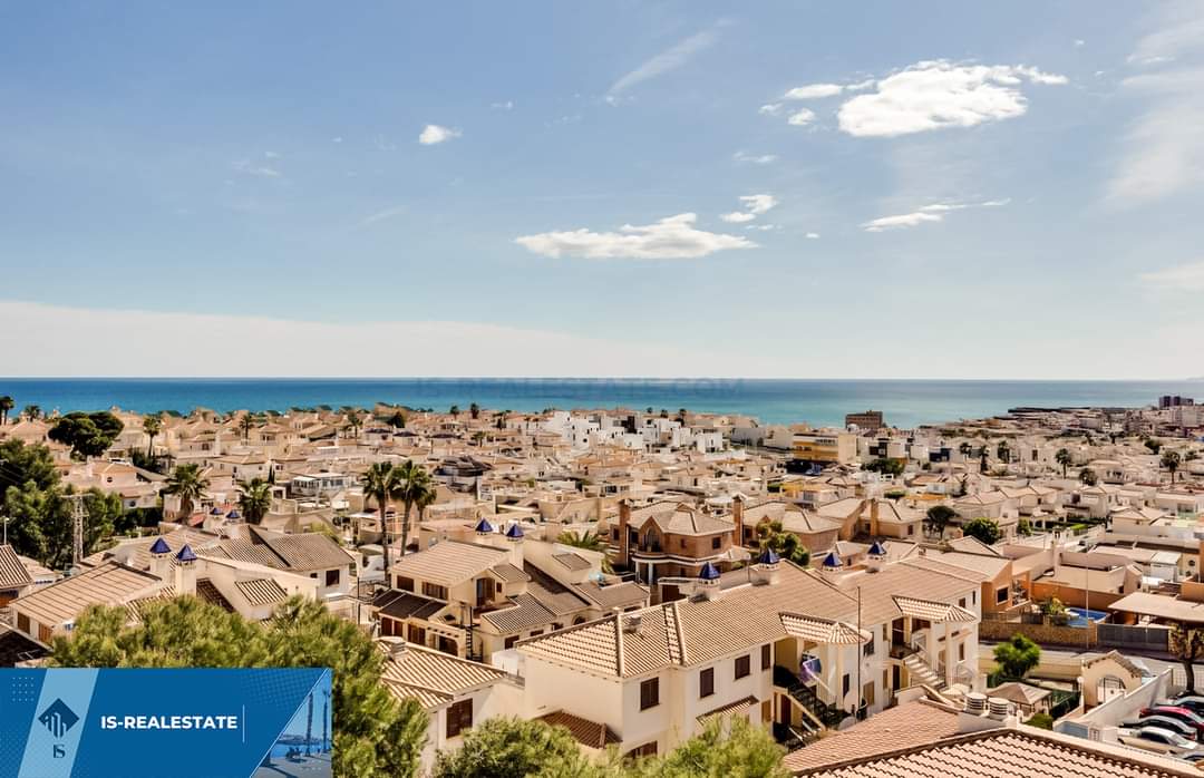 Parduodamas 3 kambarių, dviejų aukštų apartamentas, Ispanijoje