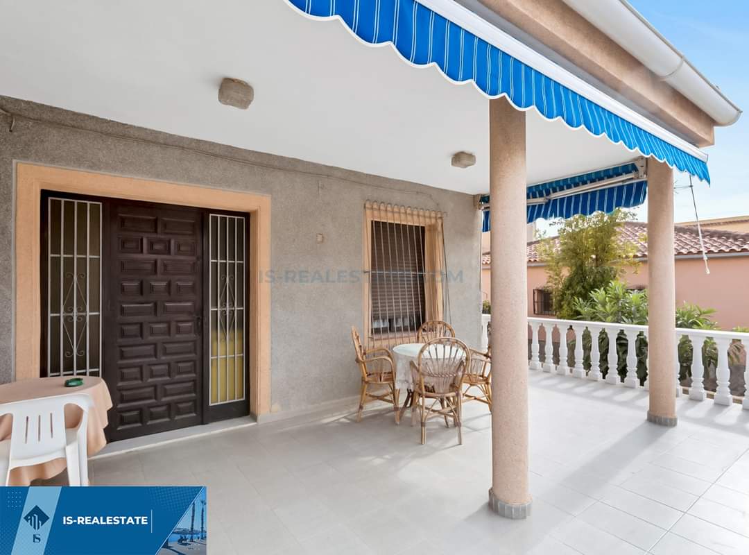 Parduodama 5 kambarių vila Ispanijoje