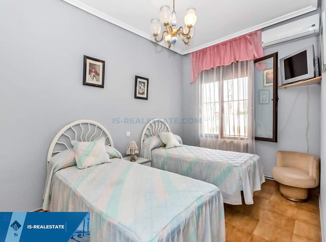 Parduodama 5 kambarių vila Ispanijoje